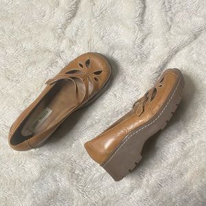 Steve Madden Gipper Platform